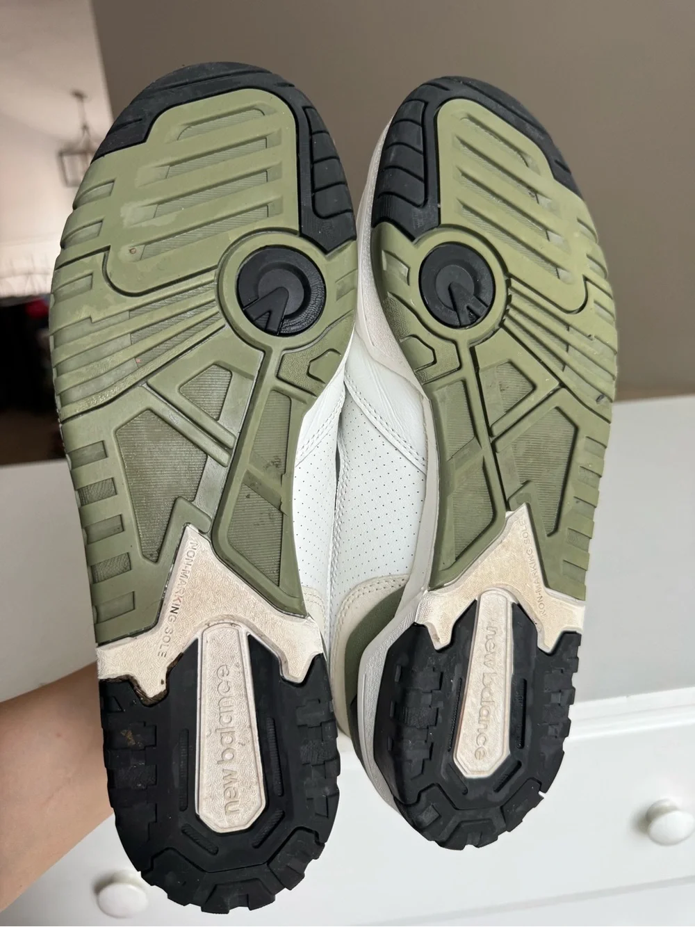 NEW BALANCE 550 WHITE & OLIVE SNEAKERS — SIZE 11.5